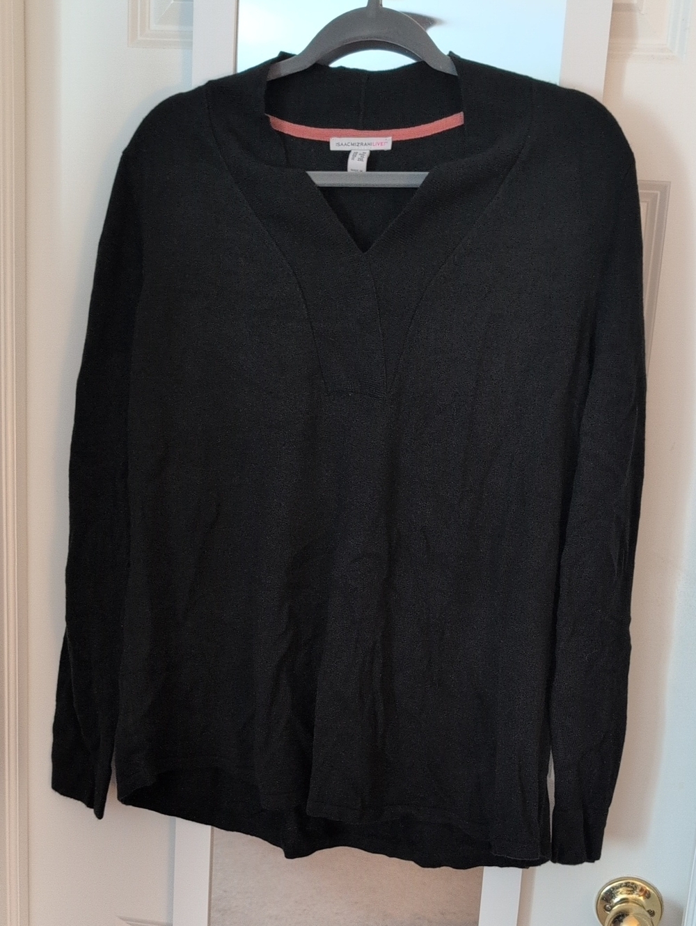 Isaac Mizrahi Black V-Neck Sweater